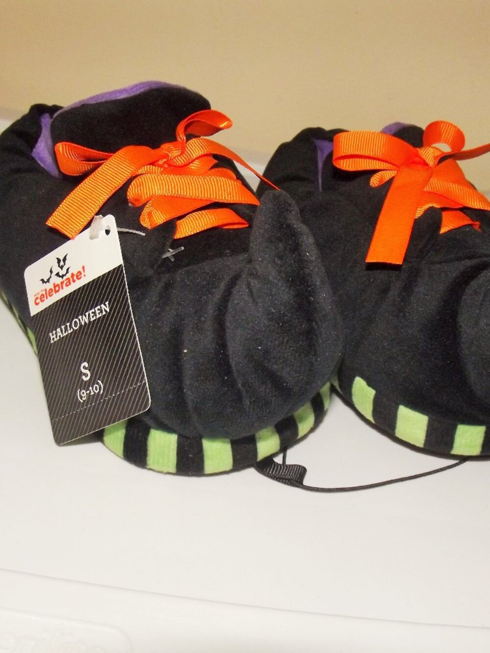 Pair of Young Girls Halloween Slippers SZ S 9/10, NEW